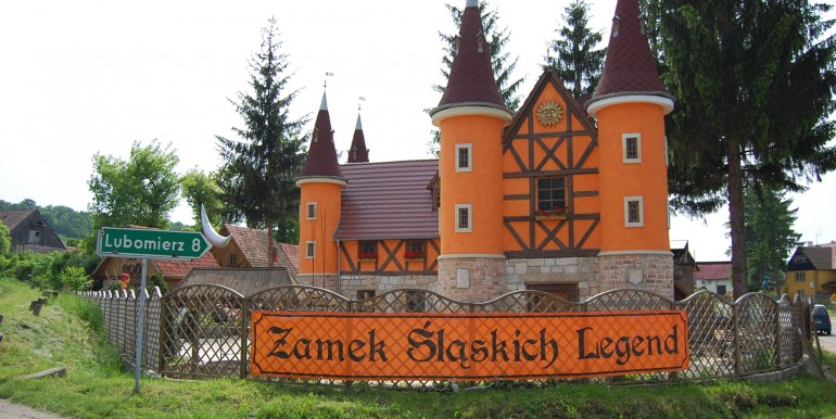 ZAMEK (4)